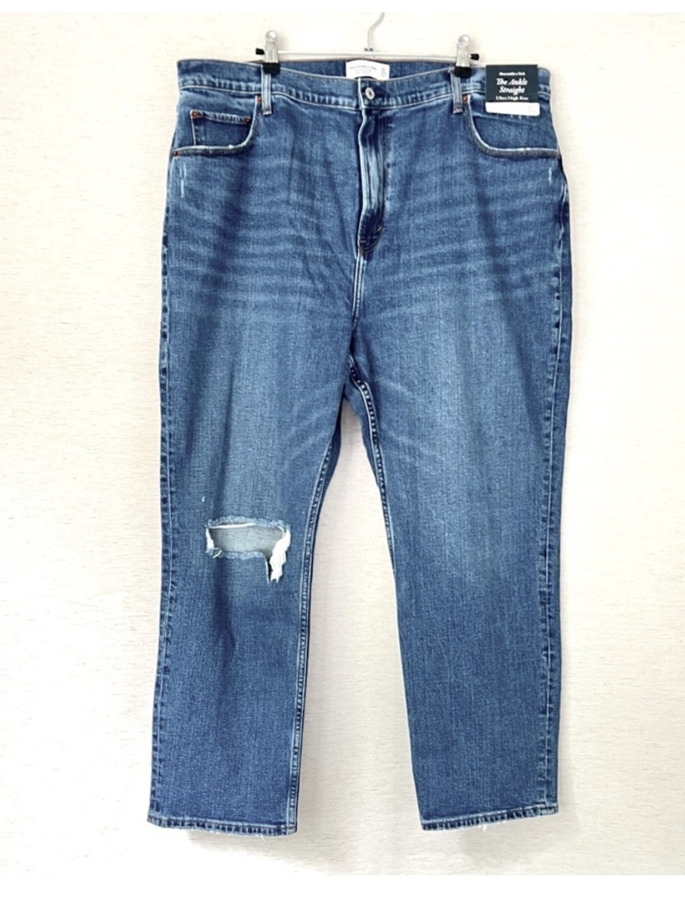 New with tags Abercrombie & Fitch Curve Love Ankle Straight plus size jeans 20